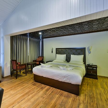 Hotel Metropolis Σριναγκάρ Εξωτερικό φωτογραφία