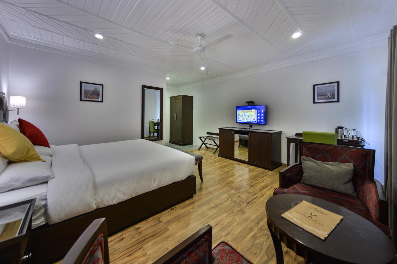 Hotel Metropolis Σριναγκάρ Εξωτερικό φωτογραφία