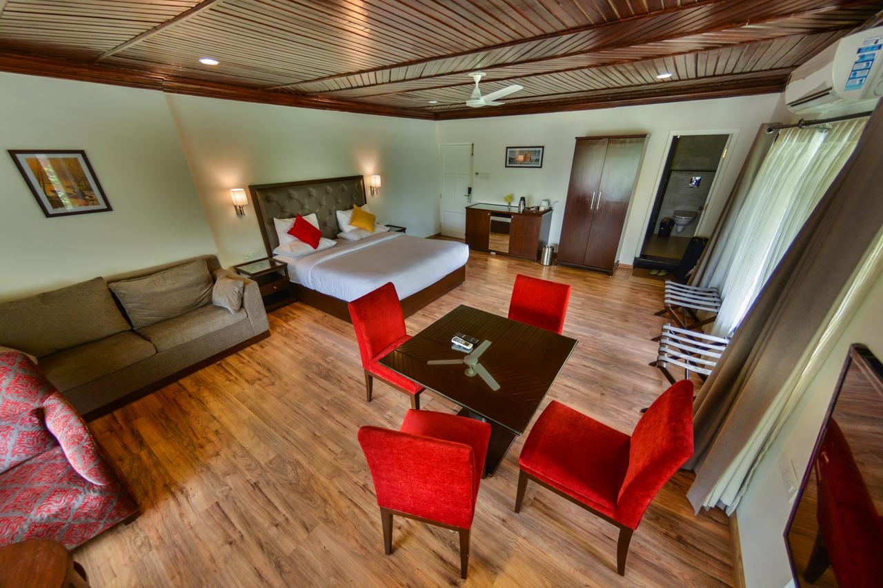 Hotel Metropolis Σριναγκάρ Εξωτερικό φωτογραφία
