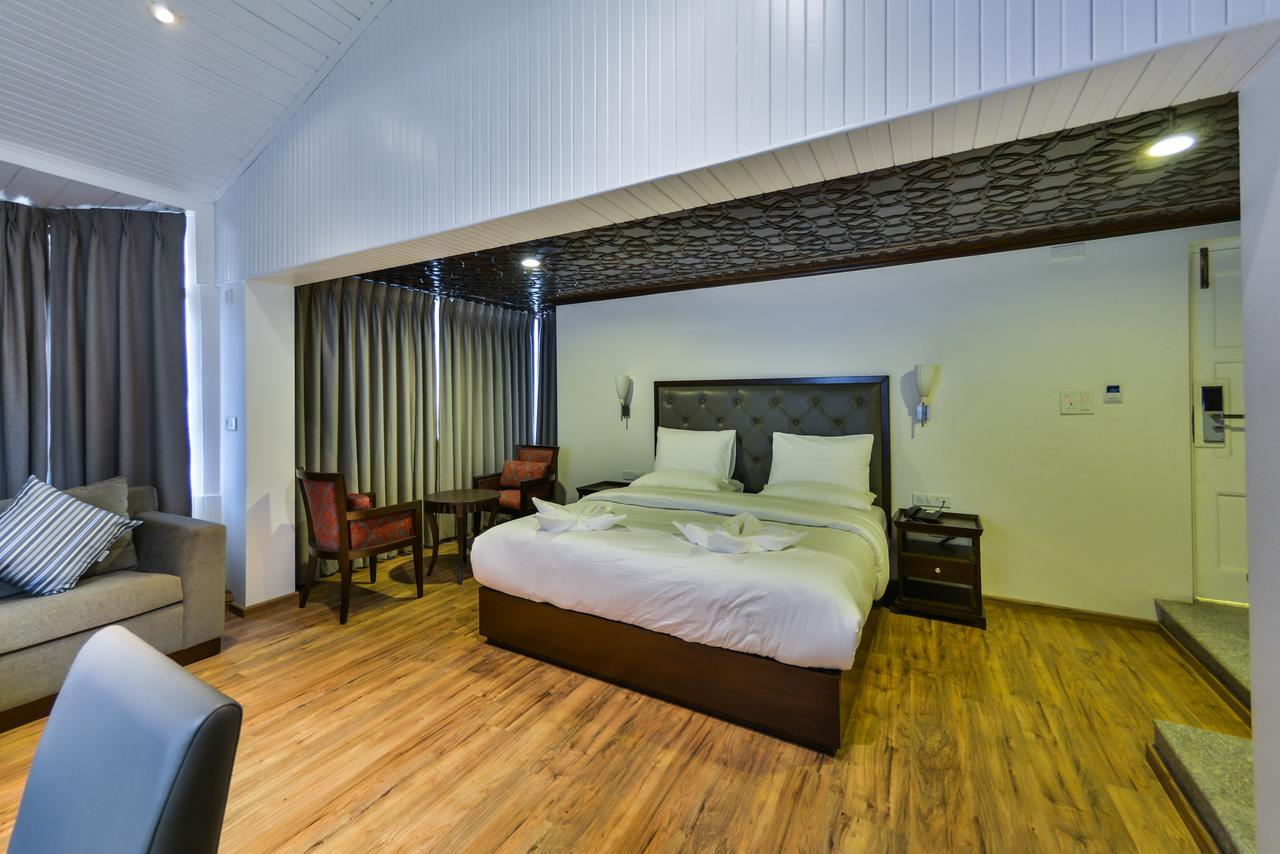 Hotel Metropolis Σριναγκάρ Εξωτερικό φωτογραφία